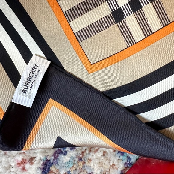 Burberry silk foulard - Picture 5 of 8